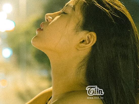 Có khi người ta im lặng với bạn là vì đang có một người khác làm họ vui hơn