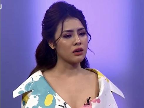 Clip Thư Dung khẳng định bị công an bắt khi vẫn mặc quần áo, nhà chức trách lật ngược: Thư Dung bị bắt khi đang bán dâm-1