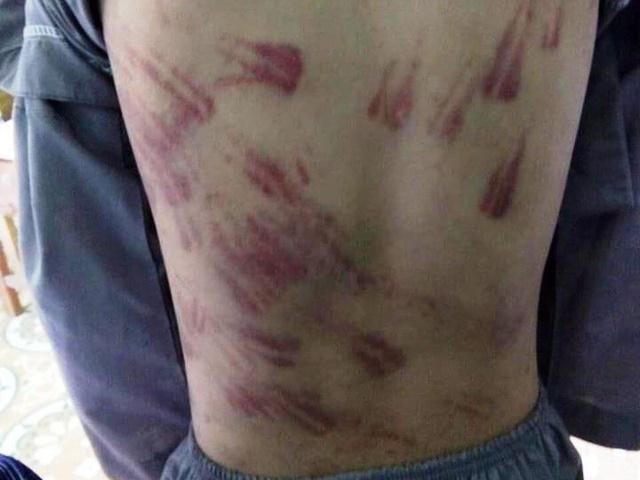 Sự thật chuyện cụ ông hơn 70 tuổi ôm bé trai 3 tuổi có bố mẹ mất vì tai nạn giao thông trong đêm rét ở Hà Nội-5