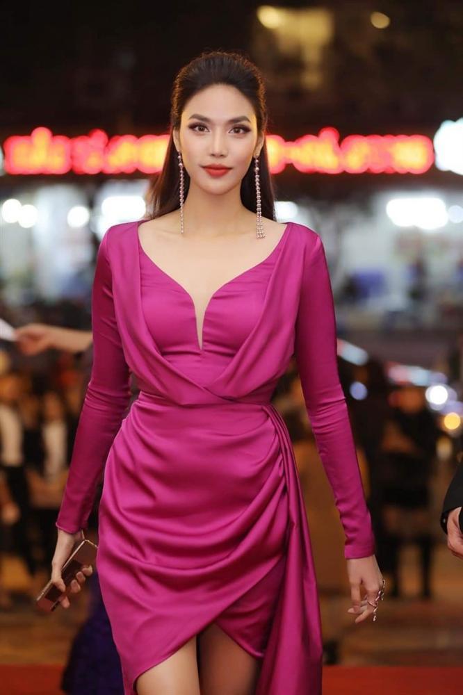 SAO MAKE OVER tuần qua: Địch Lệ Nhiệt Ba lộ mũi gồ ghề mất điểm trước 3 nàng Hậu Việt đẹp cân tài cân sức-10