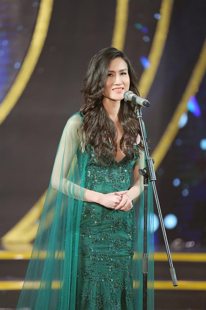 Thạc sĩ U50 Trần Thị Hiền đoạt vương miện Người mẫu Quý bà Việt Nam 2018-8