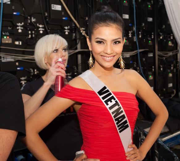 Cùng chinh chiến Miss Universe, cặp mỹ nhân dân tộc thiểu số HHen Niê - Trương Thị May: Người càn quét rực rỡ - kẻ ghi dấu nhạt nhòa-2