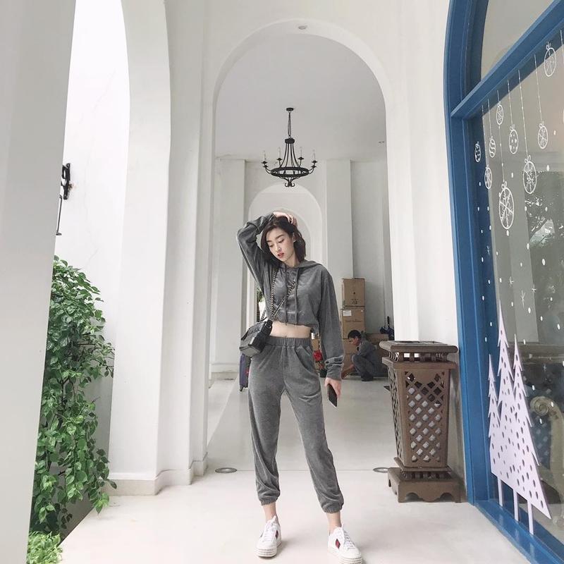 STREET STYLE sao Việt: Thanh Hằng diện áo tắm nóng bỏng - Hòa Minzy níu giữ thanh xuân với style học sinh-1