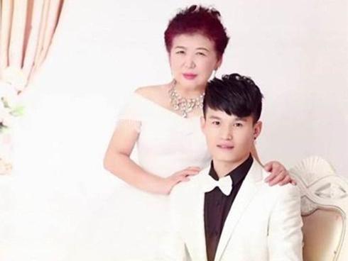 Thêm một chuyện tình đũa lệch gây sốc: Chú rể 28 tuổi khi cô dâu đã ngoài 65