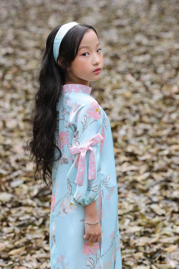 Mẫu nhí vừa catwalk vừa làm MC tại Vietnam Junior Fashion Week-7