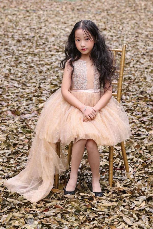 Mẫu nhí vừa catwalk vừa làm MC tại Vietnam Junior Fashion Week-8