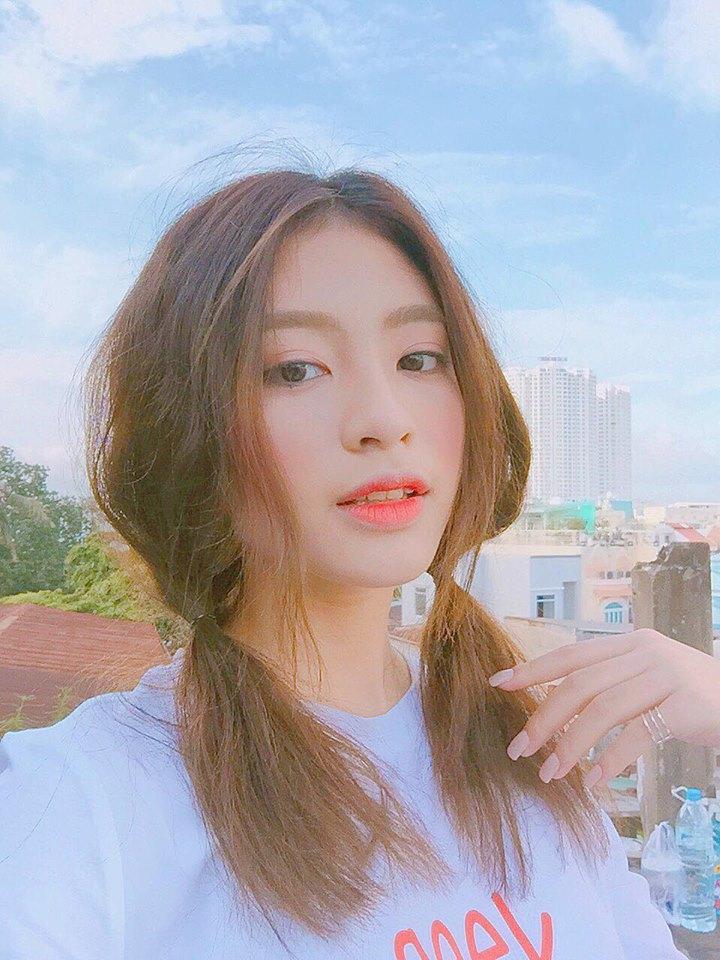 Vừa trở về từ Miss Supranational, Minh Tú đã khiến dân mạng tranh cãi chỉ vì đi ngược chiều trên ghế nóng-10