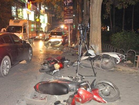 Nữ tài xế Lexus đâm xe liên hoàn có thể phải chịu mức phạt thế nào?