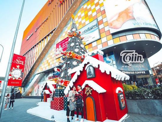 Những địa điểm check-in Noel không thể bỏ qua ở Hà Nội