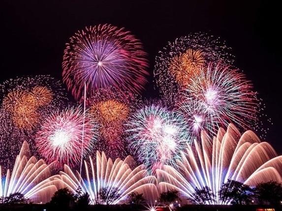 Đại tiệc pháo hoa trên bầu trời châu Á chào đón năm mới 2019-18