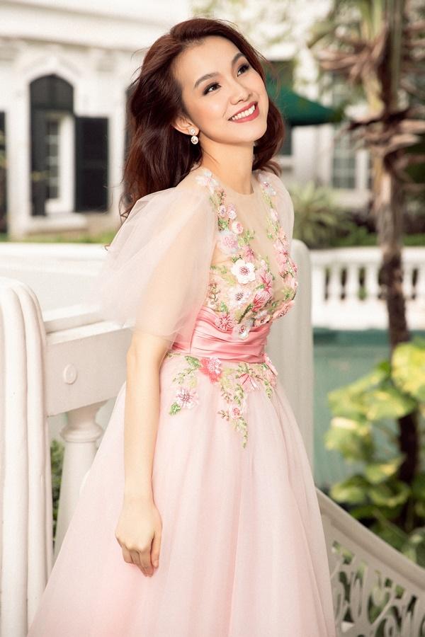 Hoa hậu Thùy Lâm khoe nhan sắc không tì vết sau 10 năm thi Miss Universe-1