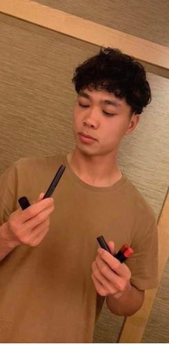 Công Phượng khiến fangirl lên cơn đau tim khi khoe kiểu tóc xoăn đáng yêu lại bonus thêm bờ môi màu cam quyến rũ-1