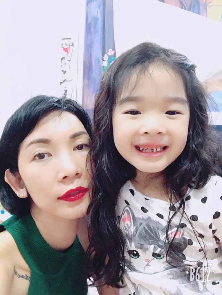 Công khai niềm vui làm mẹ nhưng mỹ nhân Việt quyết giấu danh tính cha ruột của con mình-6