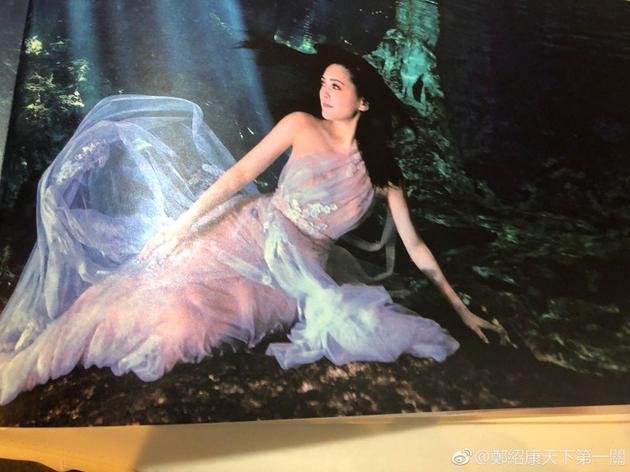 Chung Hân Đồng tiết lộ bộ ảnh cưới chụp dưới nước đẹp như mỹ nhân ngư hiếm ai sánh bằng-5