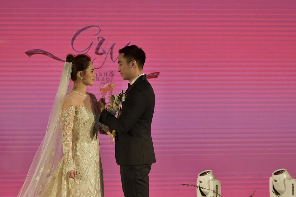 Chung Hân Đồng tiết lộ bộ ảnh cưới chụp dưới nước đẹp như mỹ nhân ngư hiếm ai sánh bằng-6
