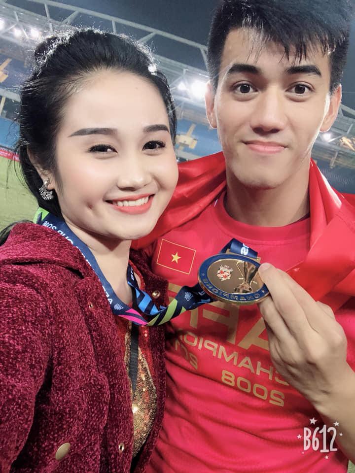 Nguyễn Tiến Linh - chàng tiền đạo ÍT ĐẤT DIỄN nhưng lại MÍT ƯỚT nhất sau lưng bạn gái giáo viên-3