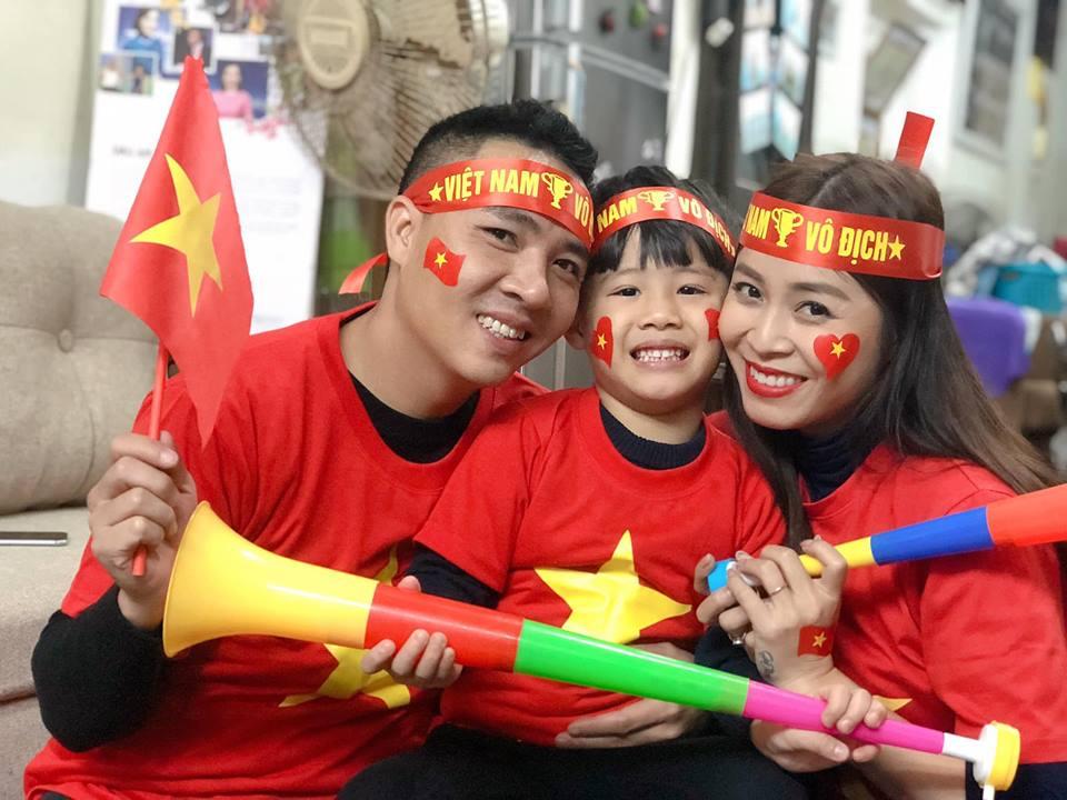 Như chưa hề xảy ra chuyện giận dỗi: MC Hoàng Linh liên tục làm điều bất ngờ dành tặng hôn phu-5