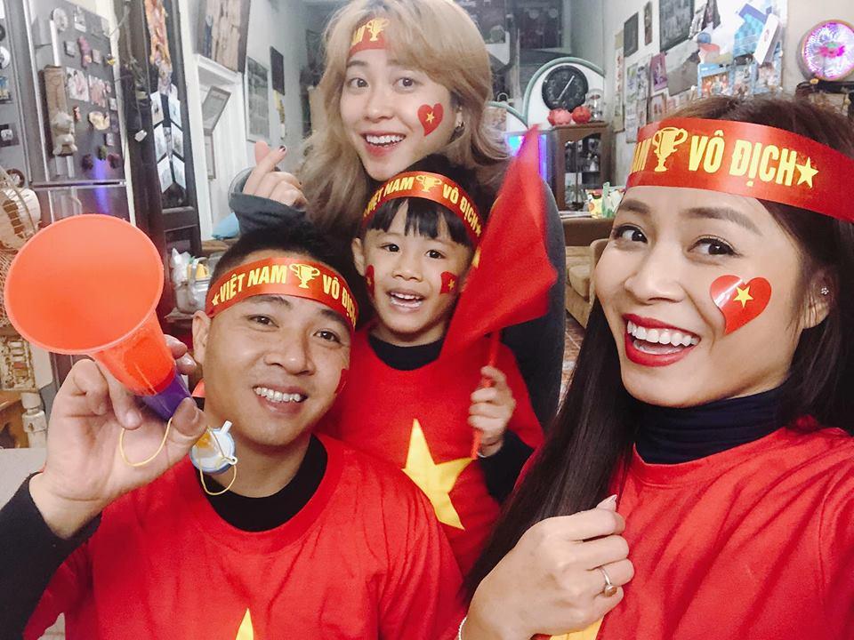 Như chưa hề xảy ra chuyện giận dỗi: MC Hoàng Linh liên tục làm điều bất ngờ dành tặng hôn phu-6