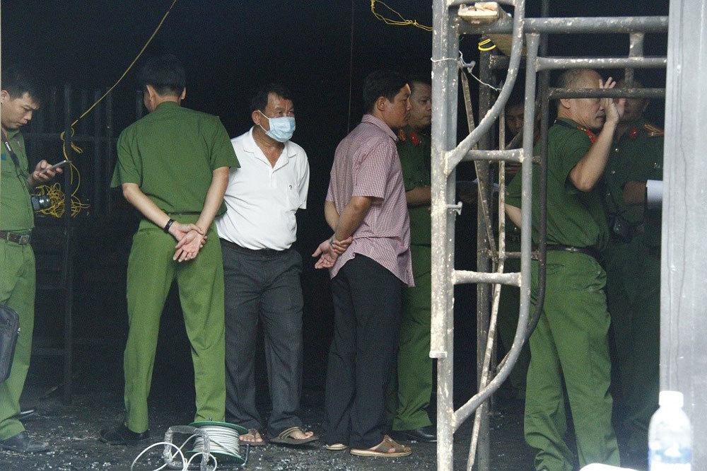 Hiện trường tan hoang vụ cháy nhà hàng, 6 người chết ở Đồng Nai-13