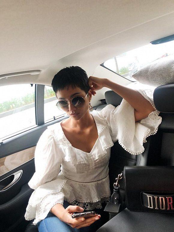 Chỉ là ăn vặt vỉa hè thôi, top 5 Miss Universe HHen Niê nay đã biết diện cả cây hàng hiệu đẹp xuất sắc-7