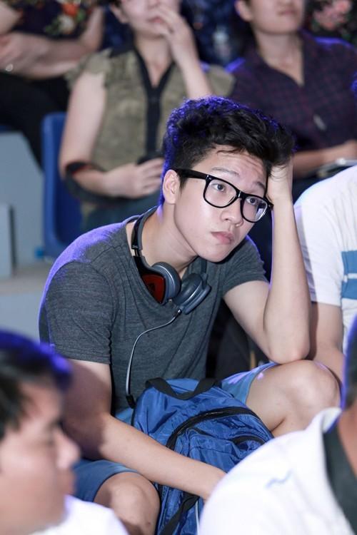 Bất ngờ trước ngoại hình đẹp hoàn hảo lại đàn hay hát giỏi của quý tử 19 tuổi nhà gia đình ca sĩ Mỹ Linh-5