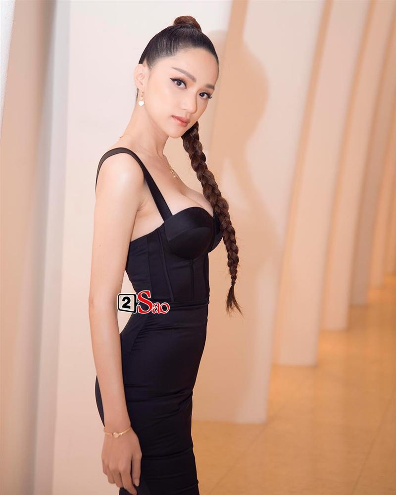 Hương Giang Idol lộ ngực méo mó trong hậu trường chụp ảnh chuẩn bị Miss International Queen 2019-3
