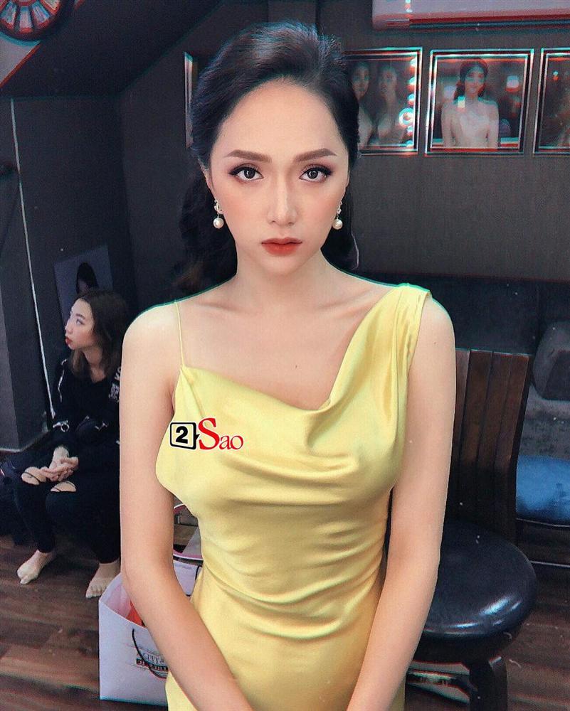 Hương Giang Idol lộ ngực méo mó trong hậu trường chụp ảnh chuẩn bị Miss International Queen 2019-10