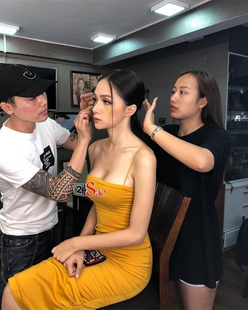 Hương Giang Idol lộ ngực méo mó trong hậu trường chụp ảnh chuẩn bị Miss International Queen 2019-7
