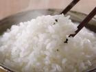 Đừng vo gạo rồi nấu ngay, cho thêm ít nguyên liệu này đảm bảo cơm mềm, thơm căng bóng