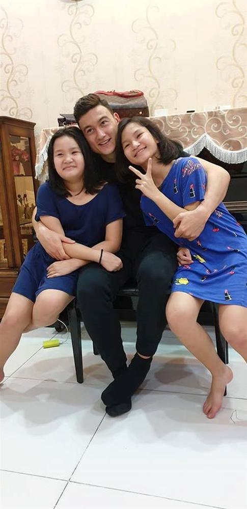 Chim công làng múa tiễn thủ môn Lâm Tây đi chuẩn bị Asian Cup-5