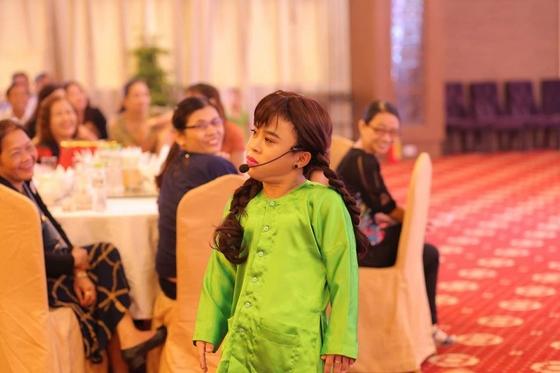 Chia tay người mẫu xinh đẹp, chàng lùn 1m26 - Xuân Tiến công bố hình ảnh bạn gái mới có nhan sắc đẹp tựa hotgirl?-11