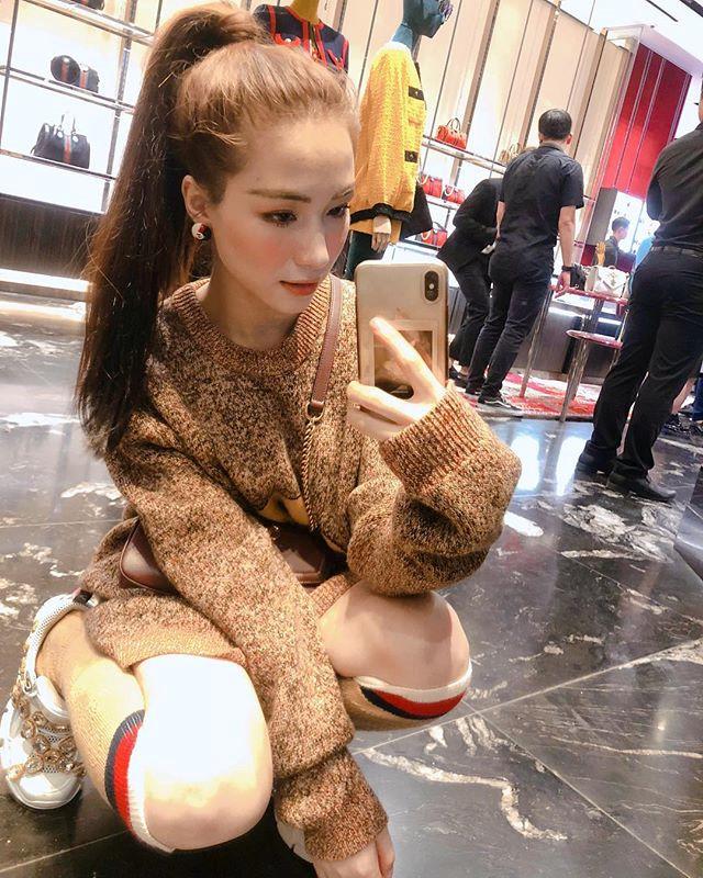 Hòa Minzy phẫu thuật hỏng - Ngọc Trinh đổi tiền lấy vai: 2 tin đồn cân sức cạnh tranh vị trí hot nhất tuần qua-3