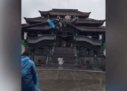 Những cú lừa ngoạn mục của phim cổ trang Hoa ngữ khiến khán giả lác mắt-1