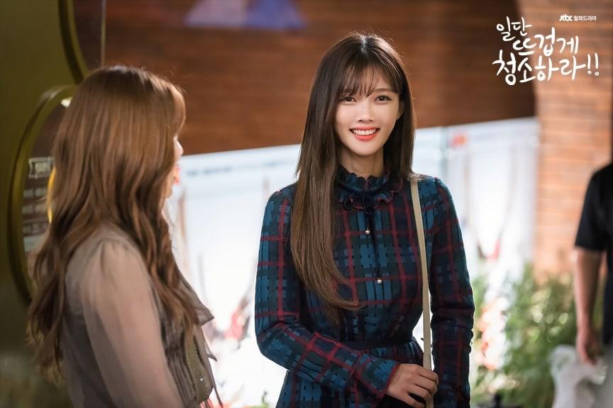 Điểm danh ngay 5 bộ cánh Giáng sinh lấy cảm hứng từ các bộ phim Hàn Quốc!-11