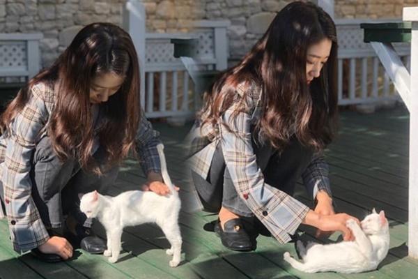 Goo Hye Sun - Ahn Jae Hyun đăng ảnh đáng yêu, Jang Nara - Park Shin Hye khoe tạo hình mới trong phim-10