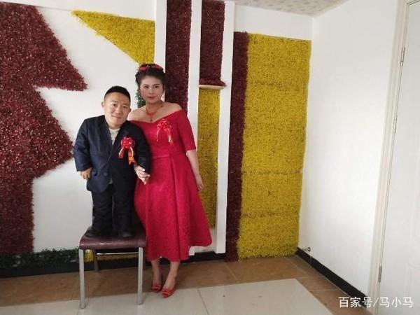 Đám cưới của cô dâu cao 1,6m và chú rể 90cm gây xôn xao mạng xã hội-2