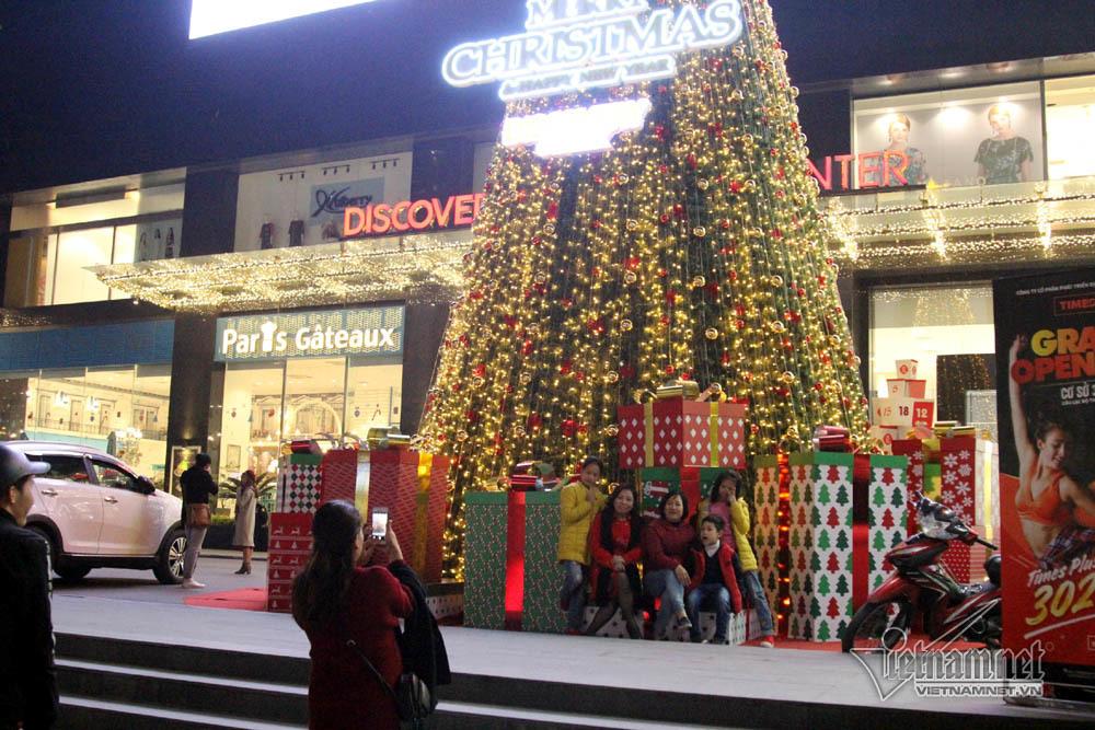 Dự báo thời tiết 24/12: Hà Nội chuyển rét, TP.HCM lo ngập lụt đêm Noel-1