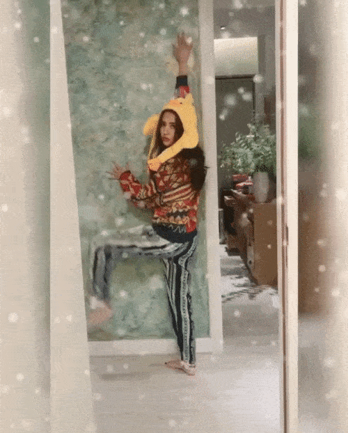 Không hổ danh thánh lầy, Bích Phương có hẳn bộ sưu tập những tư thế chụp ảnh cực kỳ bá đạo mừng Noel-1