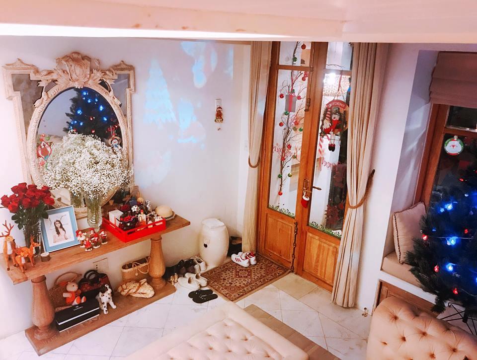 Đón Giáng sinh trong cơ ngơi triệu đô, Phan Như Thảo xúc động: Ông xã là món quà vĩ đại nhất trên đời-7