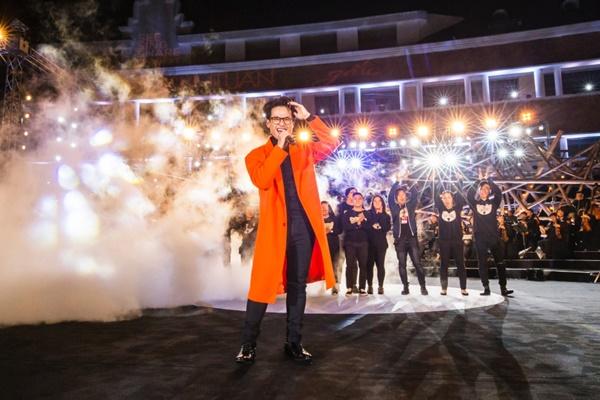 Khán giả xếp hàng, đội ô giữa trời mưa lạnh để được nghe Hà Anh Tuấn kể chuyện tình-17