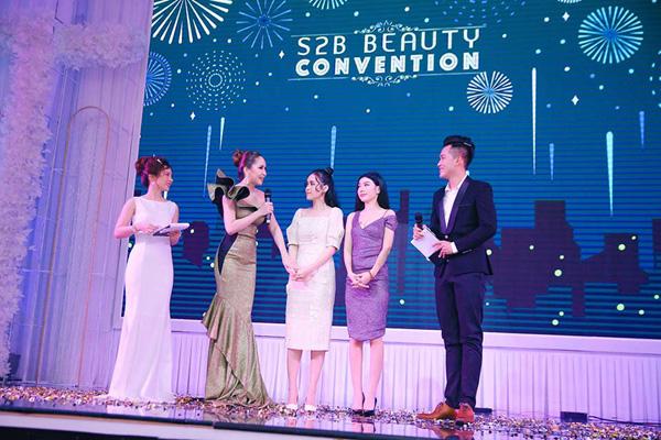 Văn Anh - Tú Vi tình tứ dự sự kiện ‘S2B convention’-8