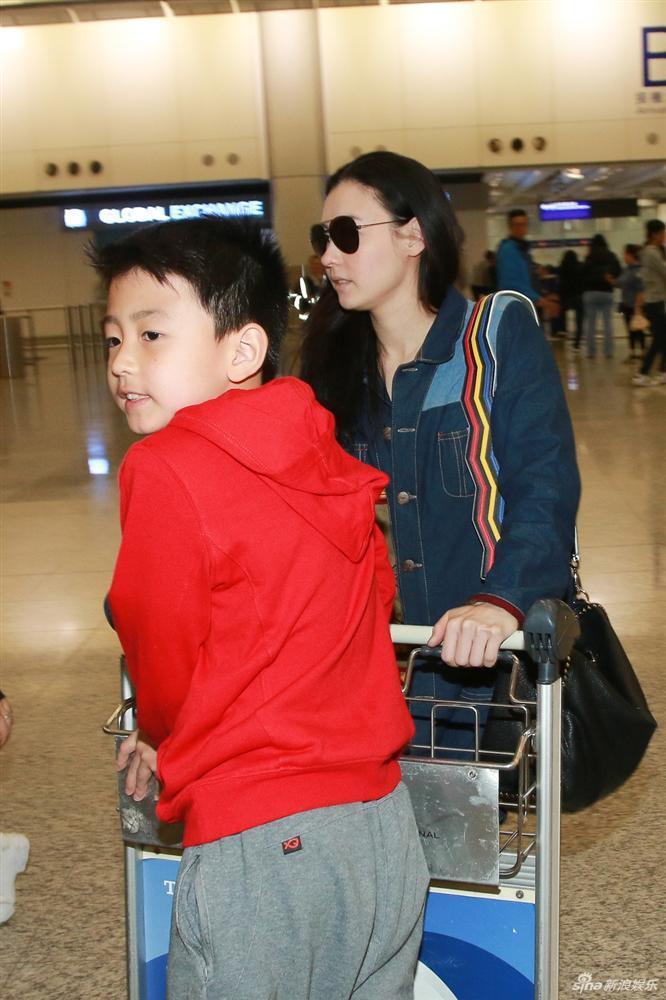 Rộ tin Tạ Đình Phong chia tay Vương Phi, quay lại với vợ cũ sau khi biết Trương Bá Chi sinh con thứ 3-1