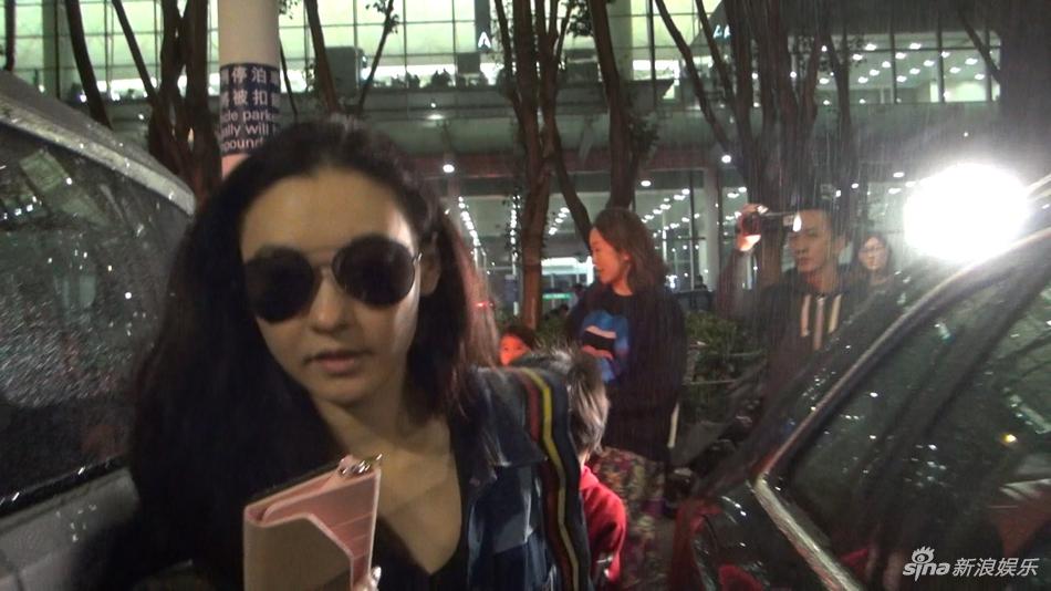 Rộ tin Tạ Đình Phong chia tay Vương Phi, quay lại với vợ cũ sau khi biết Trương Bá Chi sinh con thứ 3-5