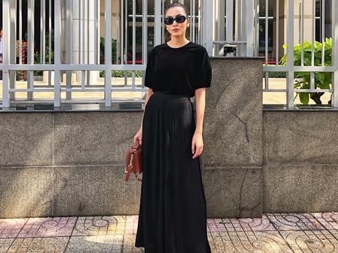 'Gái 2 con' Tăng Thanh Hà xuống phố 'chất phát ngất' với tông đen huyền bí