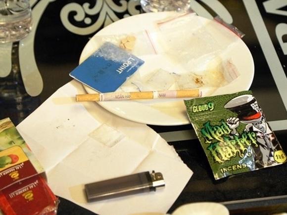 Chính cô giáo đưa ma túy vào tiệc sinh nhật ở quán karaoke-2