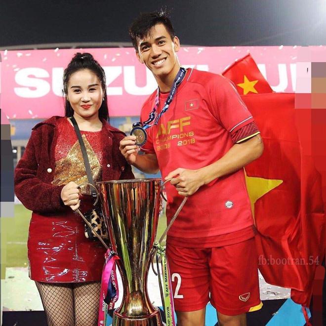 Công Phượng đón Noel bên tuyển Việt Nam, Đình Trọng đòi đi bán bưởi-6