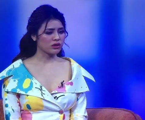 Mỗi lần thanh minh của Thư Dung là một lần vạ miệng khiến gạch đá bay vèo vèo không ai đỡ nổi-5