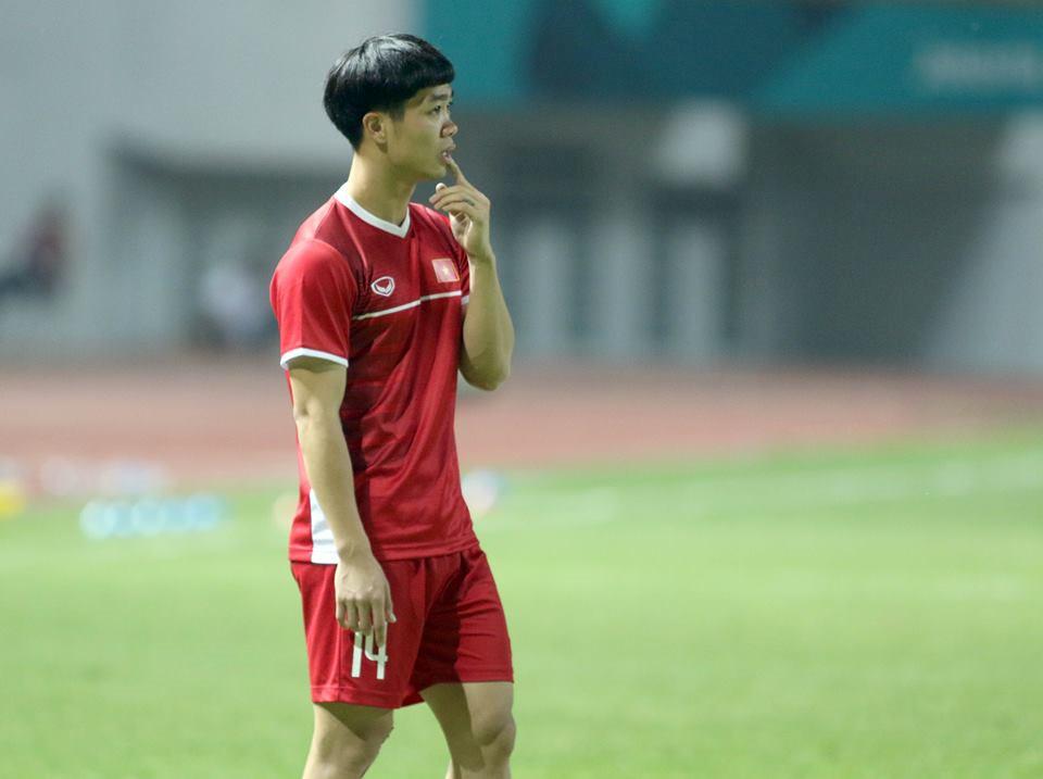 Công Phượng biết tiếng Anh và Pháp, điệu đà, hay cắt tóc lạ nhất đội-11