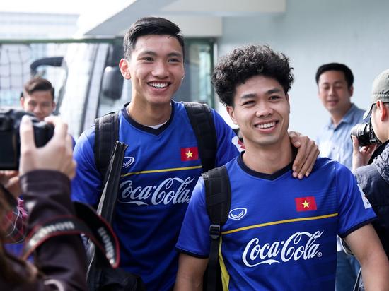 Công Phượng biết tiếng Anh và Pháp, điệu đà, hay cắt tóc lạ nhất đội