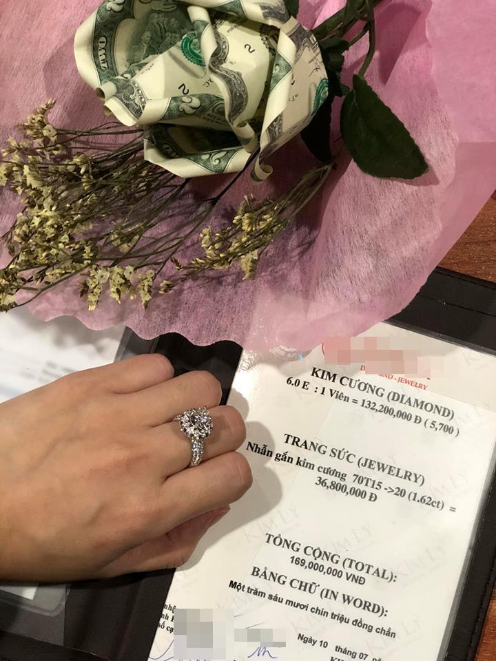 Đẳng cấp hotgirl phải như Vân Navy: Hết sắm tài sản tiền tỉ cho bố mẹ và chị gái lại tặng quà khủng chồng sắp cưới-8